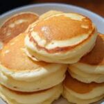 Panqueques Japoneses Esponjosos: Descubre nuestra receta detallada para crear este postre ligero y aireado, perfecto para cualquier ocasión especial.
