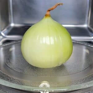 Usa un microondas para cocinar cebollas rápidamente y sorprender 2 Usa un microondas para cocinar cebollas