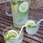 Cómo hacer bebidas sanas y refrescantes en casa este verano