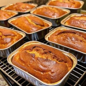 Panes de bizcocho con remolino de canela: Receta perfecta y fácil. 2 Panes de bizcocho con remolino de canela
